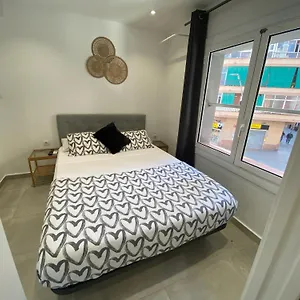 Con Bano Privado Frente Al Metro L5 Barcelona-hospitalet Apartamento L'Hospitalet de Llobregat